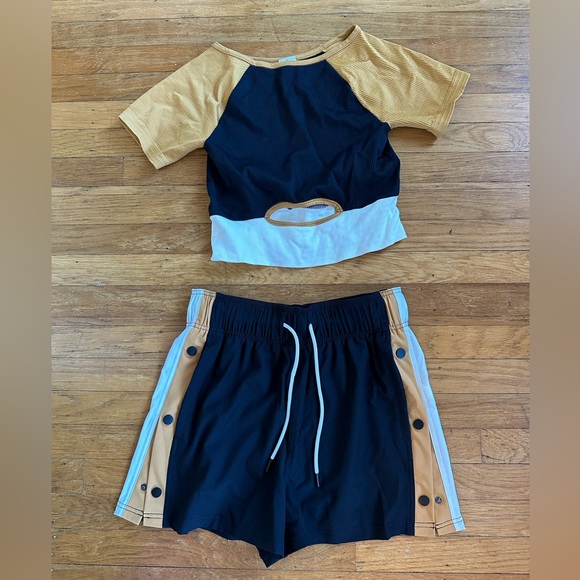 Matching athletic snap side shorts + ribbed cropped tee - Picture 1 of 6